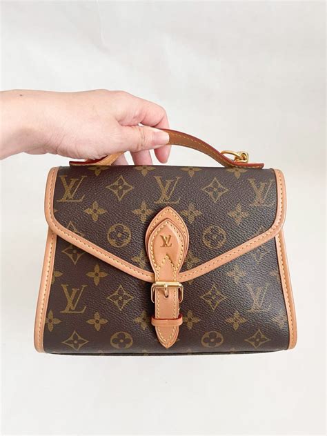 lv ivy monogram